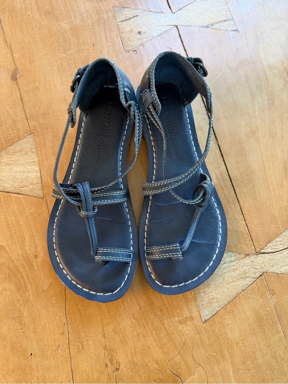 Bernardo Navy Leather T-Strap Sandals